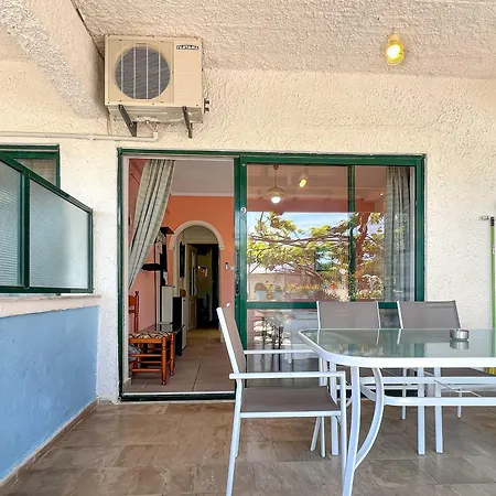 Ξενοδοχείο με διαμερίσματα Corfu Andromaches 3*