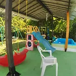 アパートホテル Corfu Andromaches