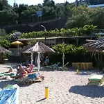 アパートホテル Corfu Andromaches