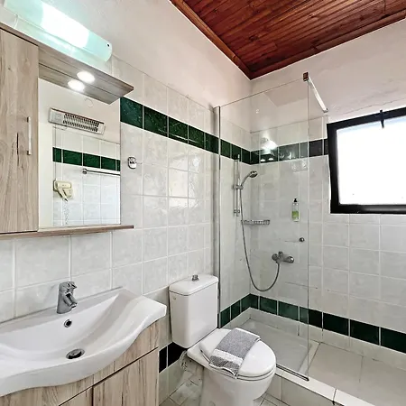 Aparthotel Corfu Andromaches 3*