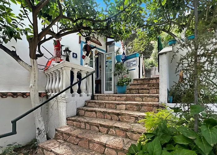 Corfu Andromaches 公寓式酒店 3*